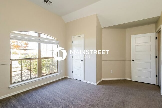 Building Photo - 3 Bedroom Pet-Friendly Home in Yukon, OK w...
