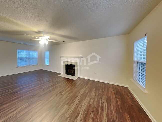 Building Photo - 10126 Illoria Dr