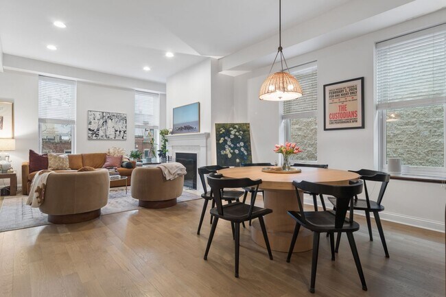 Foto del edificio - 1667 N Bissell St