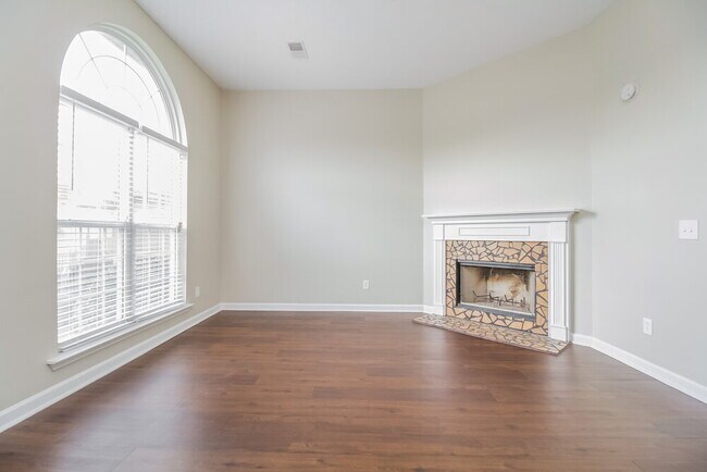 Building Photo - 4465 Winton Dr