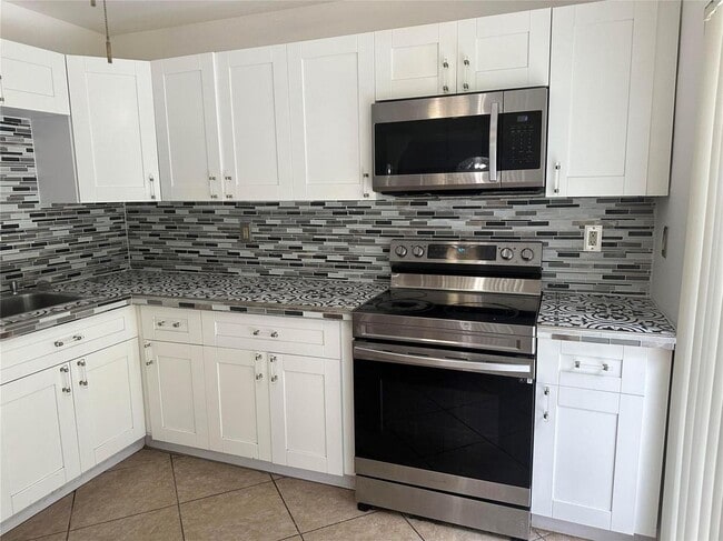 Foto del edificio - 9910 W Heather Ln