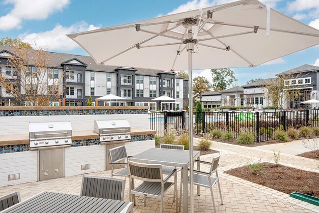 Foto del edificio - 599 Tapestry Lp