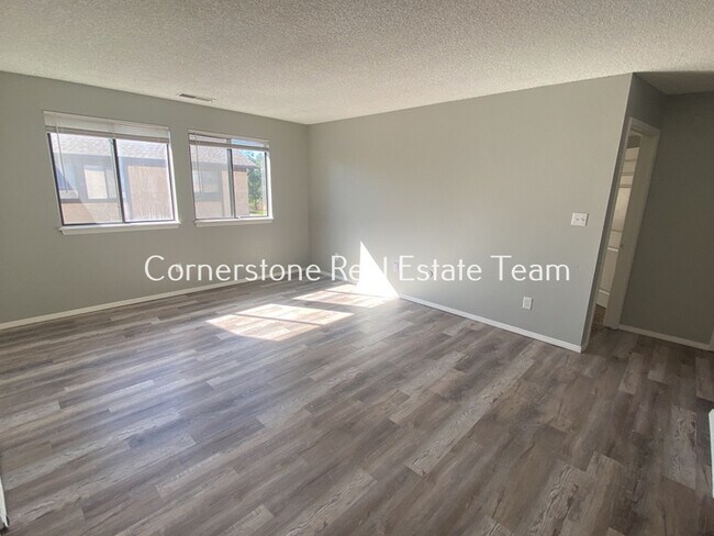 Building Photo - 2627 E Uintah St