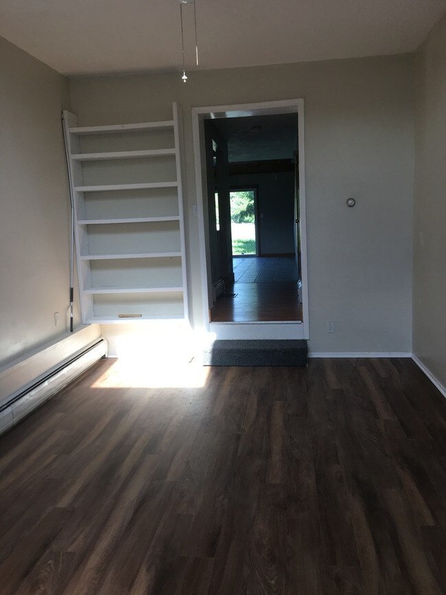 Building Photo - 949 Kieff Dr
