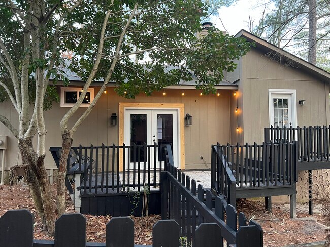 Foto del edificio - 5572 Nix Rd