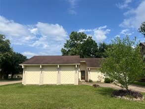 Building Photo - 2134 Collingsfield Dr