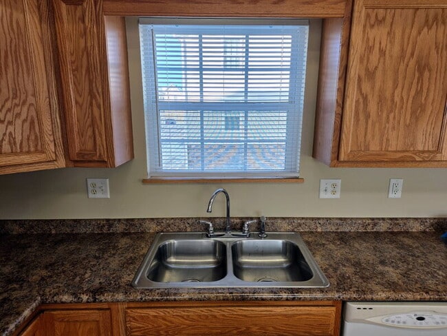 Foto del edificio - 4410 152 Street