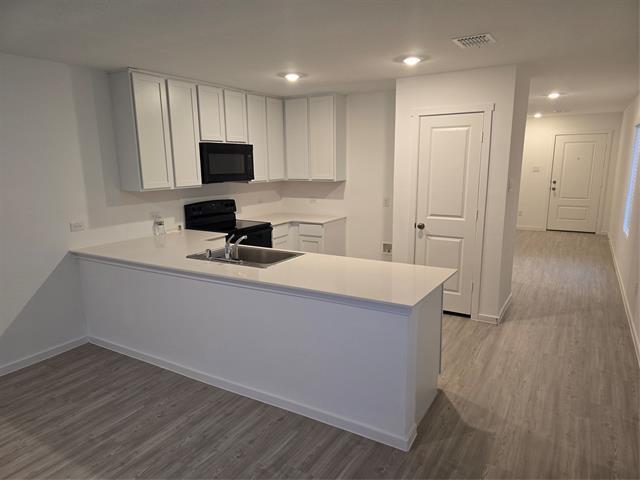 Building Photo - 316 Thresher Ln