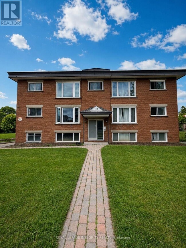 Building Photo - 368 Belisle St