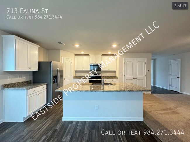 Building Photo - 713 Fauna St