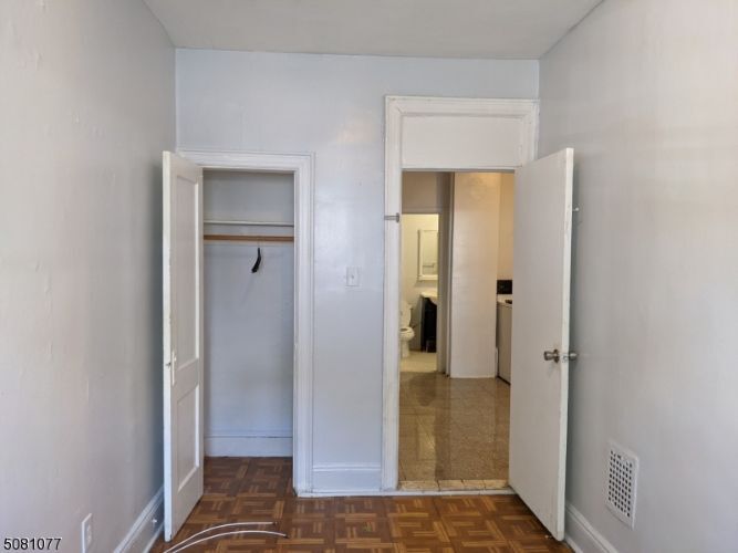 Building Photo - 44 W 54th St