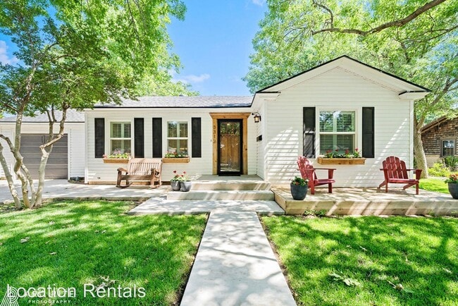 Foto del edificio - 3 br, 3 bath House - 3312 22nd Street