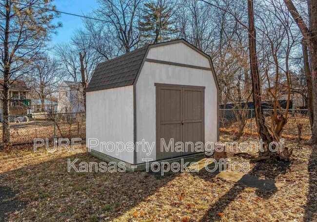 Building Photo - 924 SW Watson Ave