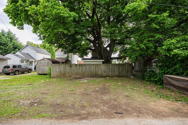 Building Photo - 244 Hinkle Ave