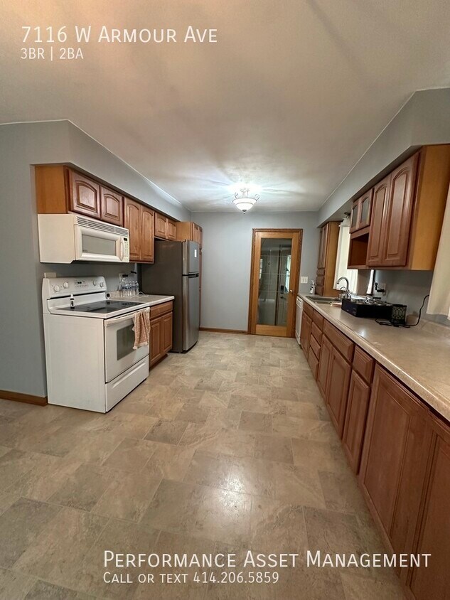 7116 W Armour Ave, Greenfield, WI 53220 House Rental in Greenfield