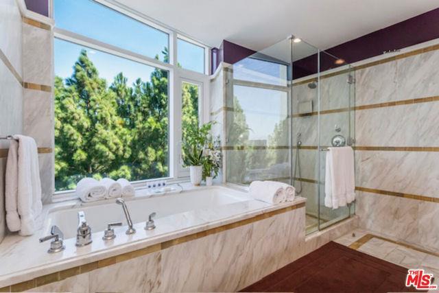 Foto del edificio - 1 W Century Dr