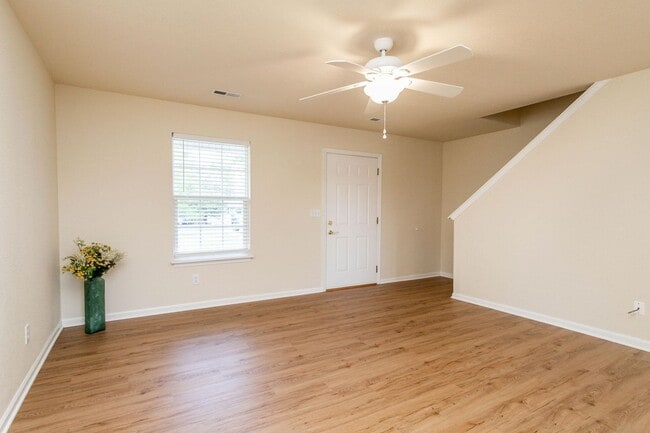 Building Photo - 4522 Waterloo Dr
