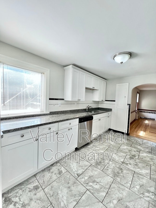 Photo - 70 Lyman St Apartment