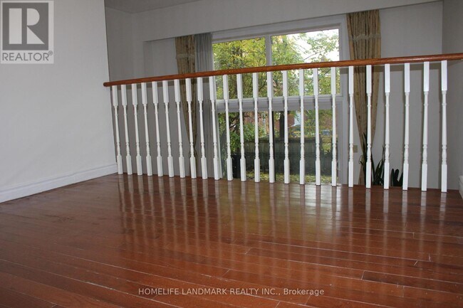 Building Photo - 254 Sprucewood Ct