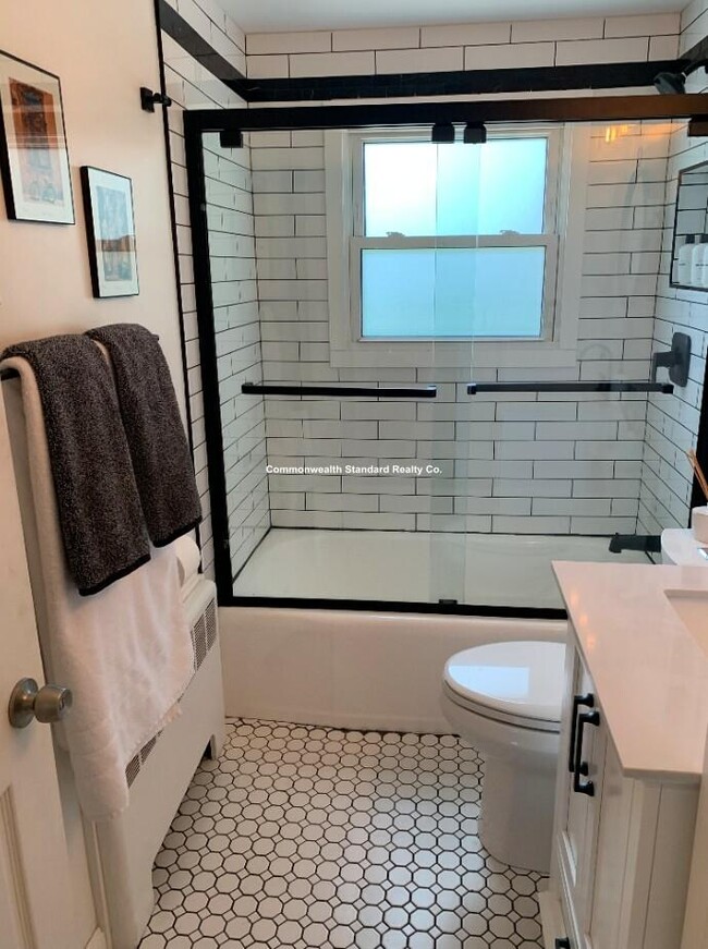 Foto del edificio - 3 bedroom in Waltham MA 02453