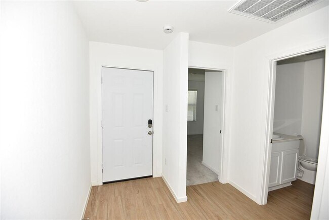 Building Photo - 21638 Balzola Ln