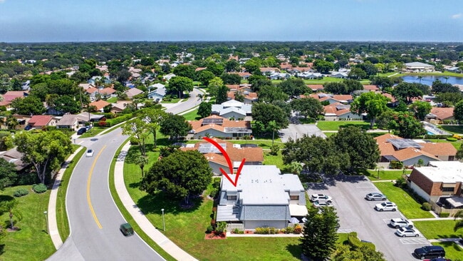 Building Photo - 812 NW 30th Ave