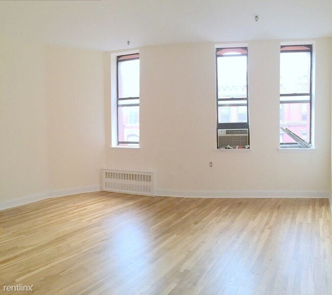 Building Photo - 12 Astor Pl