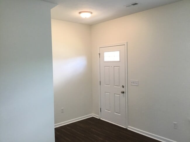 Building Photo - 1395 Apple Farm Dr