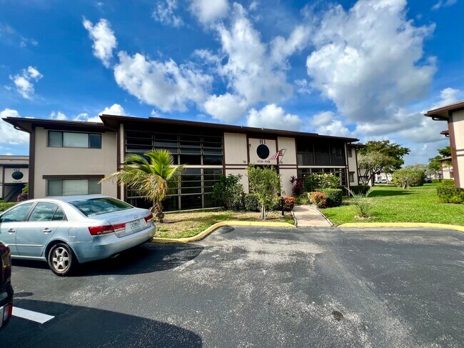 Foto del edificio - 9742 S Belfort Cir