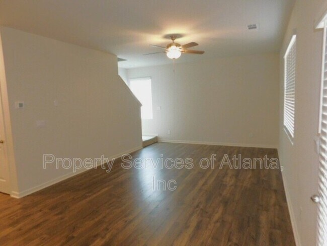 Foto del edificio - 2 Oakwood Hts Rd