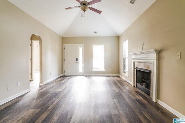 Foto del edificio - 568 Fox Run Cir