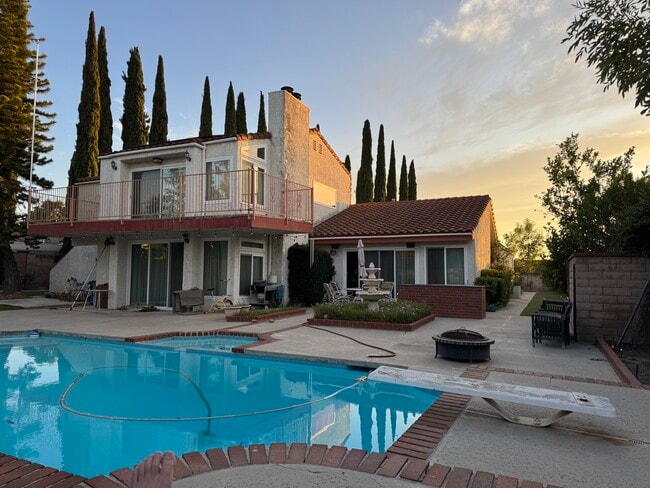 Building Photo - 948 Ettin Ave