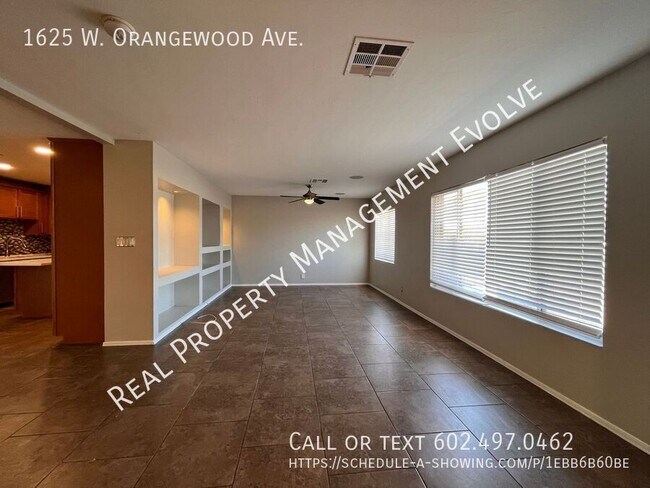 Building Photo - Gorgeous Midcentury Ranch