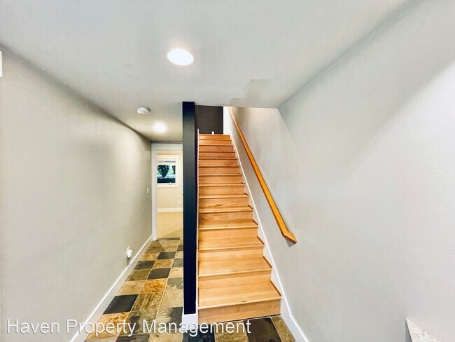 Foto del edificio - 3 br, 2.5 bath House - 3818 Interlake Ave ...