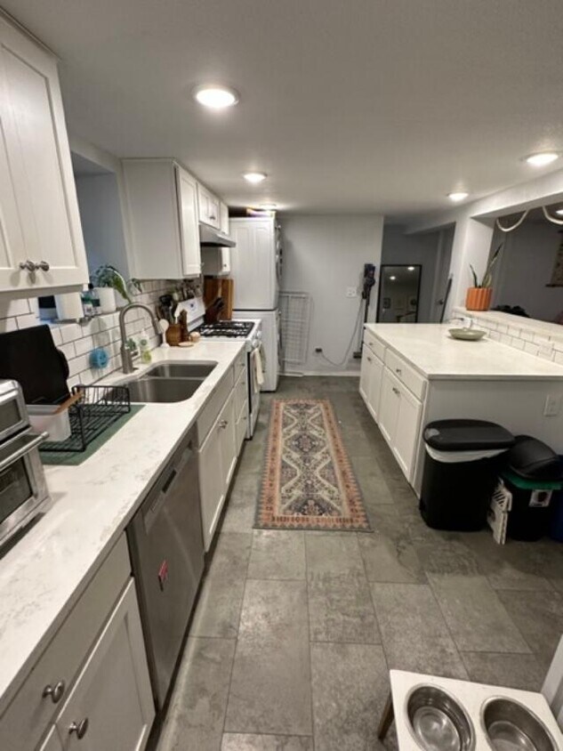 Foto principal - 2905 NE Everett St