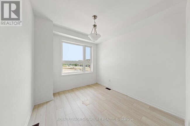 Building Photo - 48 Bateson St