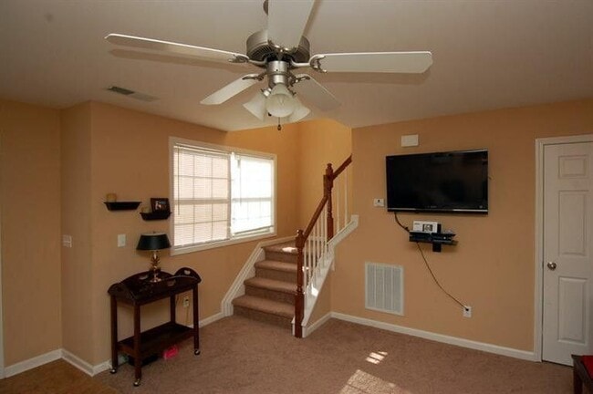 Building Photo - 2512 Rockaway Pl