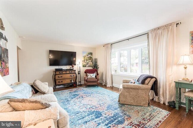 Foto del edificio - 523 Wayne Ave