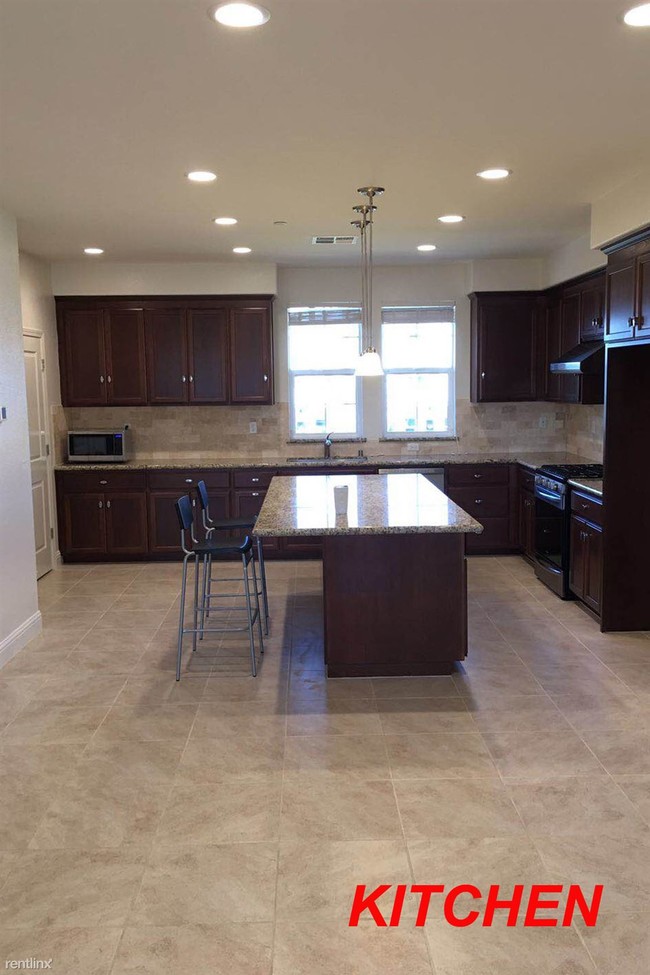 Building Photo - 258 Wild Rose Way