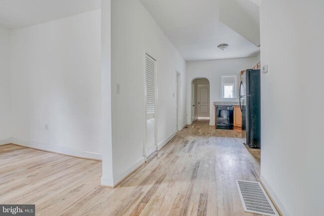Building Photo - 3701 W Garrison Ave