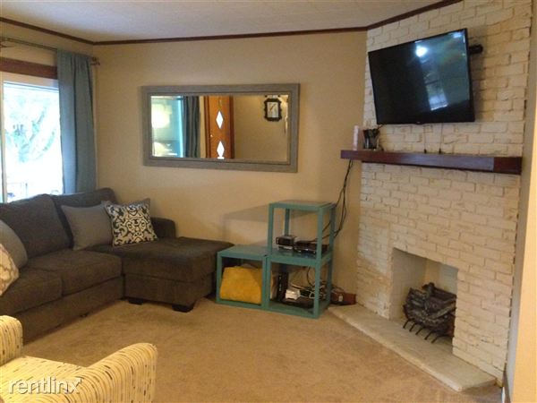 Primary Photo - 1335 Edwards Ave