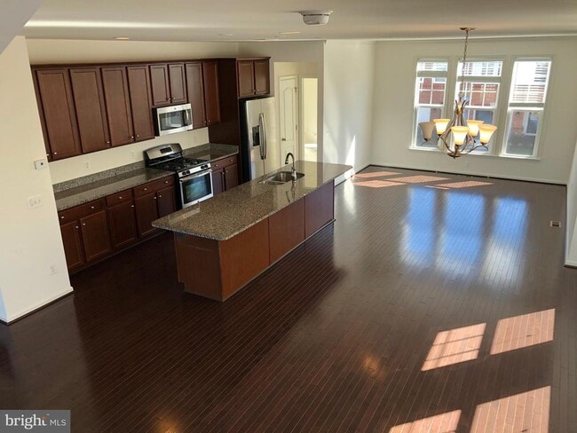 Building Photo - 43310 Novi Terrace