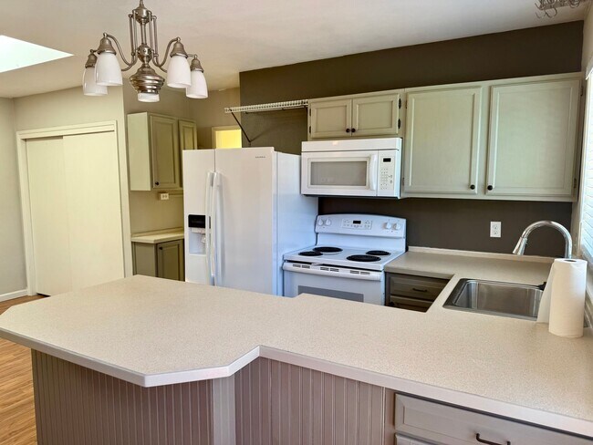 Building Photo - Charming 2 bed, 1 bath Edmonds Apartment H...