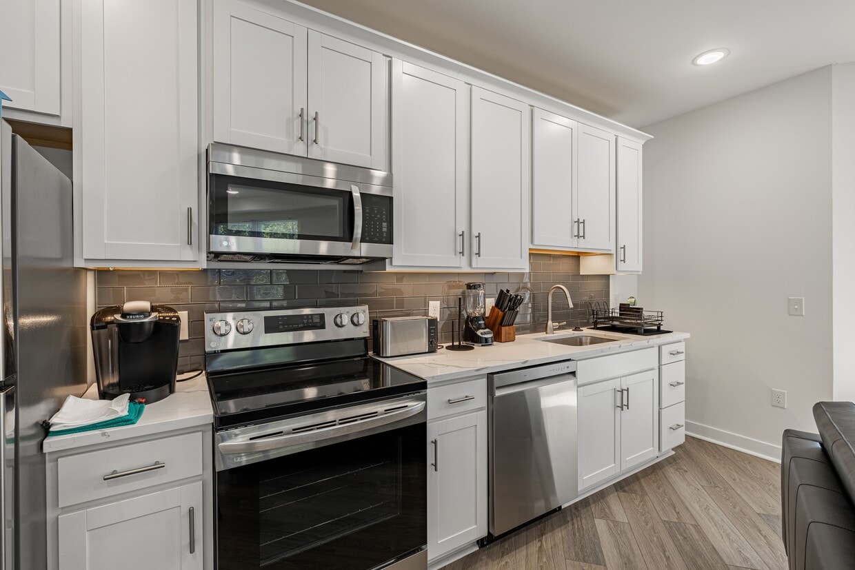 Kitchen - 1619 N 28th St