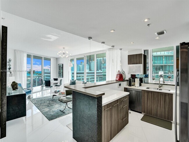 Foto del edificio - 6700 Indian Creek Dr