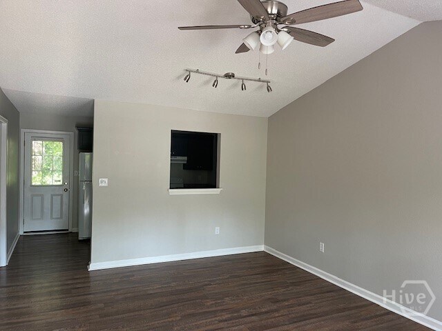 Foto del edificio - 161 Lavender Lakes Dr
