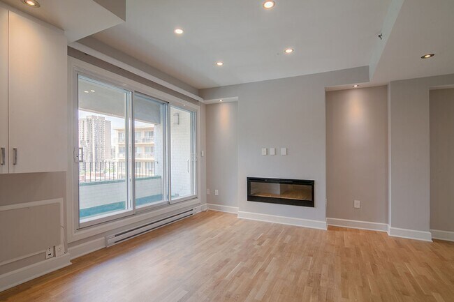 Building Photo - 3455 Rue Aylmer