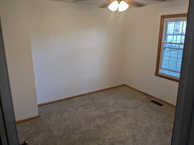 Second Bedroom - 321 Trimfoot Ter