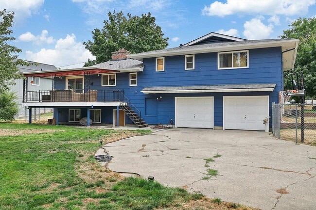 Building Photo - 11105 E 8th Ave