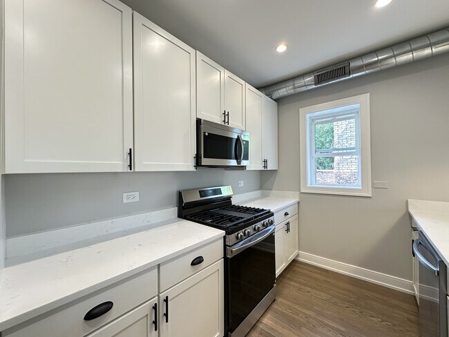 Foto del edificio - 2641 W Carmen Ave